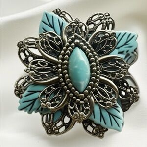 Vintage Ornate Filigree & Turquoise Stone Brooch